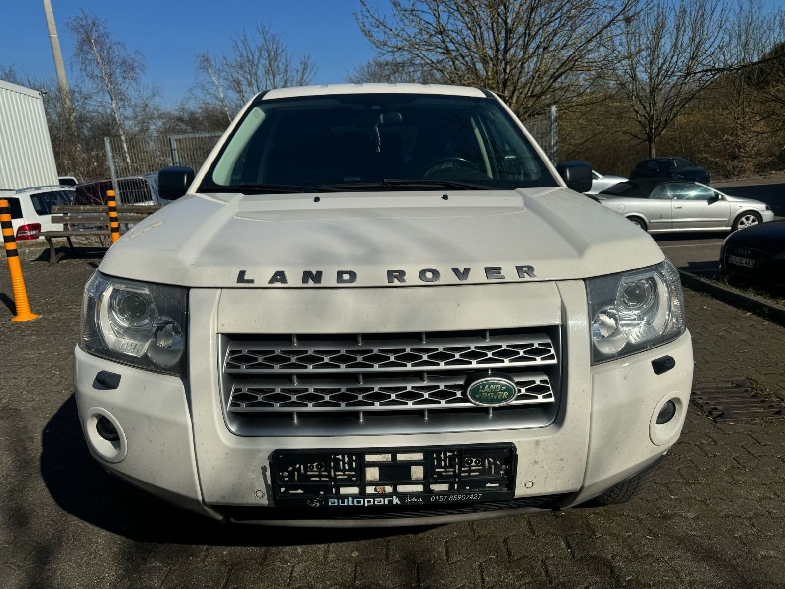 Fahrzeugabbildung Land Rover Freelander 2 HSE Leder+Navi+Xenon