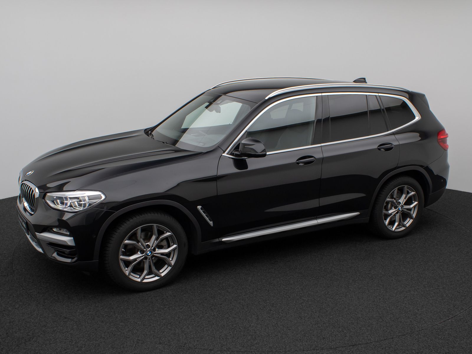 Fahrzeugabbildung BMW X3 xD20d xLine Kamera HUD H/K Komfort Sport 19"