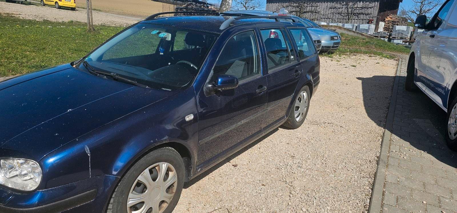 Volkswagen Golf 2005 — rear view