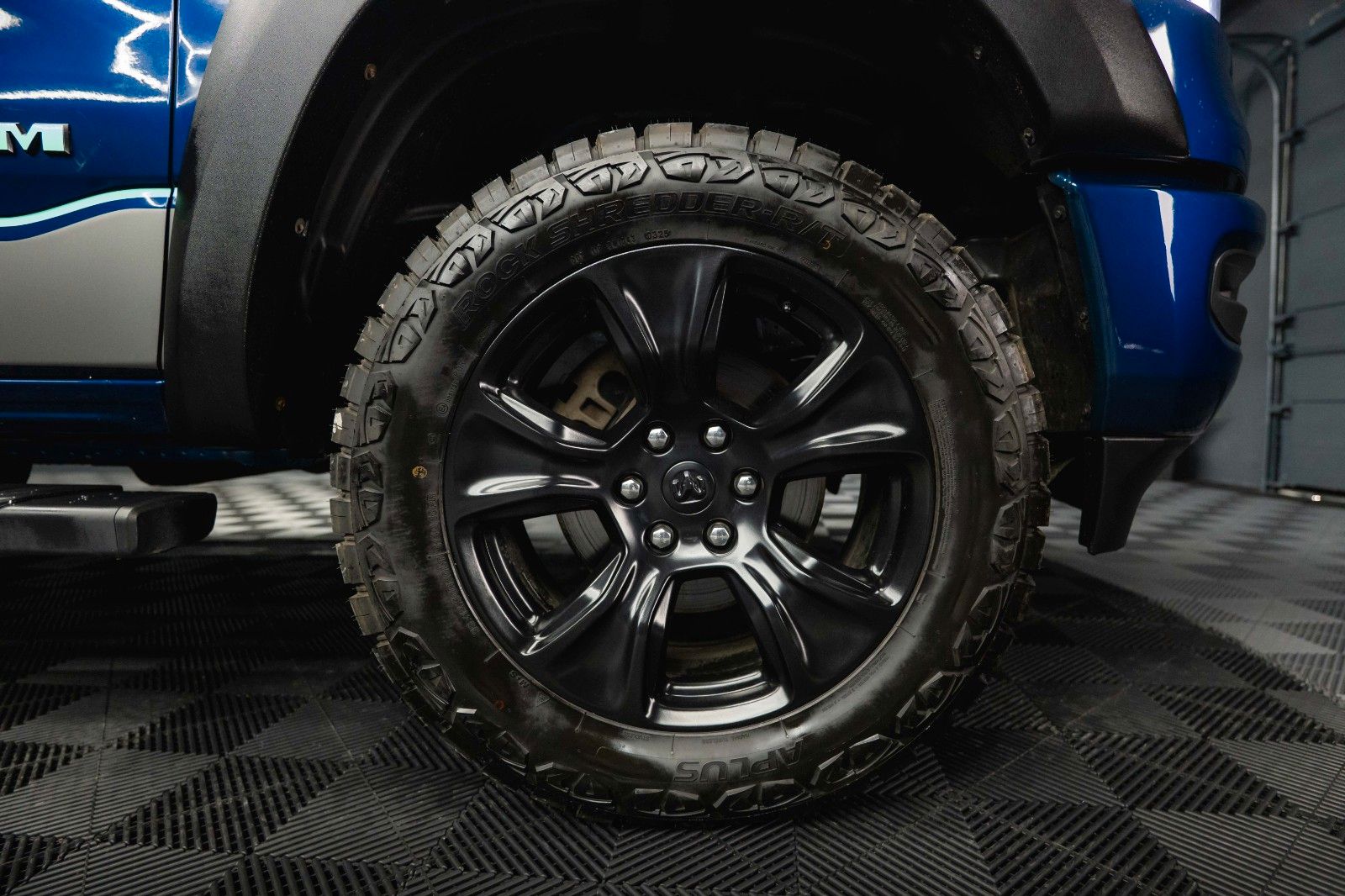 Fahrzeugabbildung Dodge RAM 5.7 V8 HEMI 4x4 BLUE EDITION Offroad LONGBED