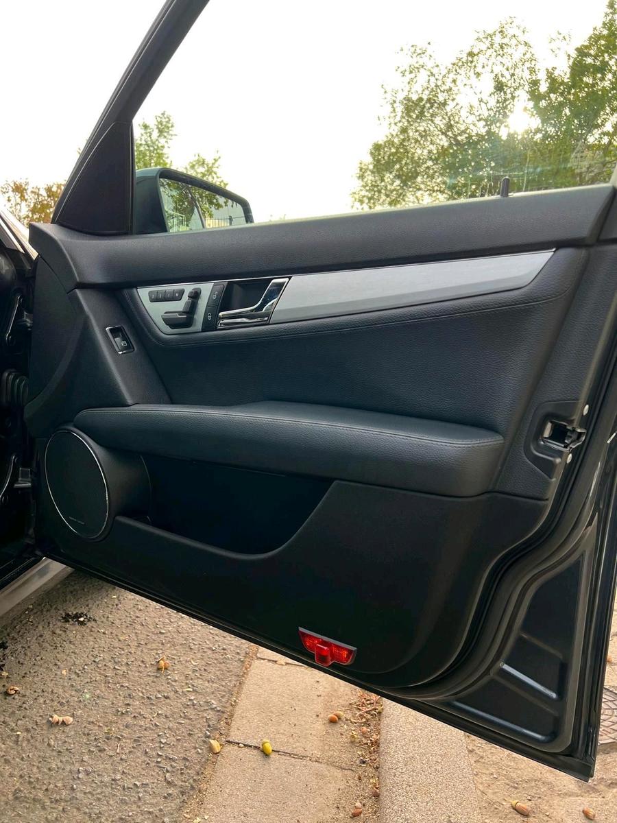 Mercedes-Benz C230 2009 — photo 10