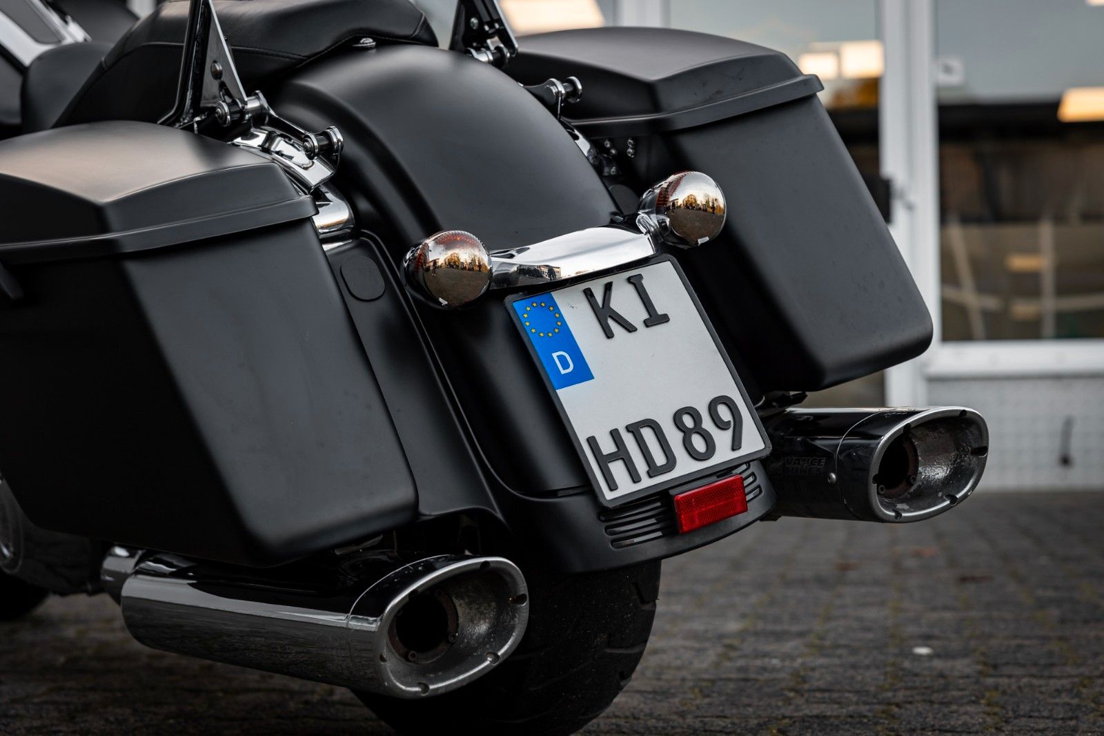 Fahrzeugabbildung Harley-Davidson FLHX Street Glide 103 cui - Vance & Hines - - -