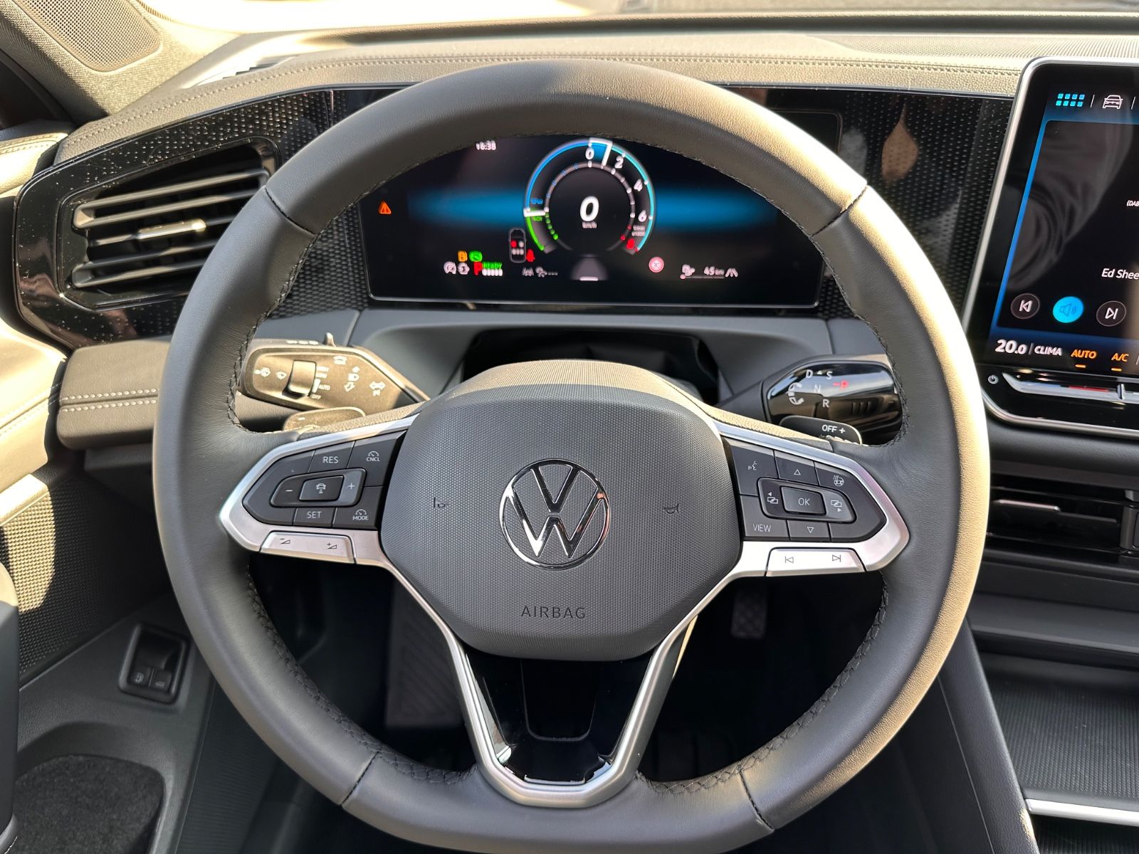 Fahrzeugabbildung Volkswagen Tiguan Life 1.5 e-Hybrid DSG ACC/APP/PDC/LED+