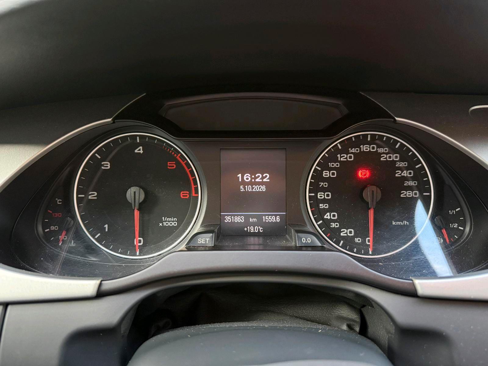 Audi A4 2009 — photo 9