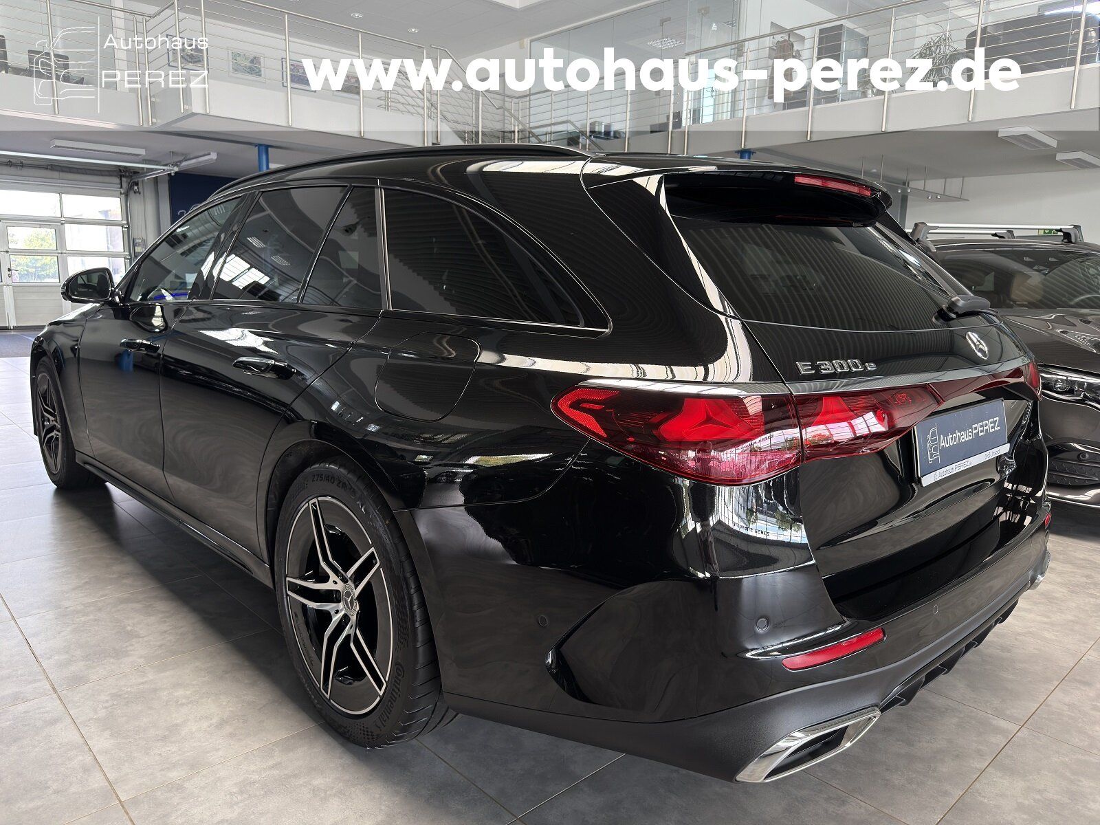 Mercedes-Benz E 300 T e AMG PREMIUM + AIRMATIC-SUPERSCREEN-AHK imagem 3