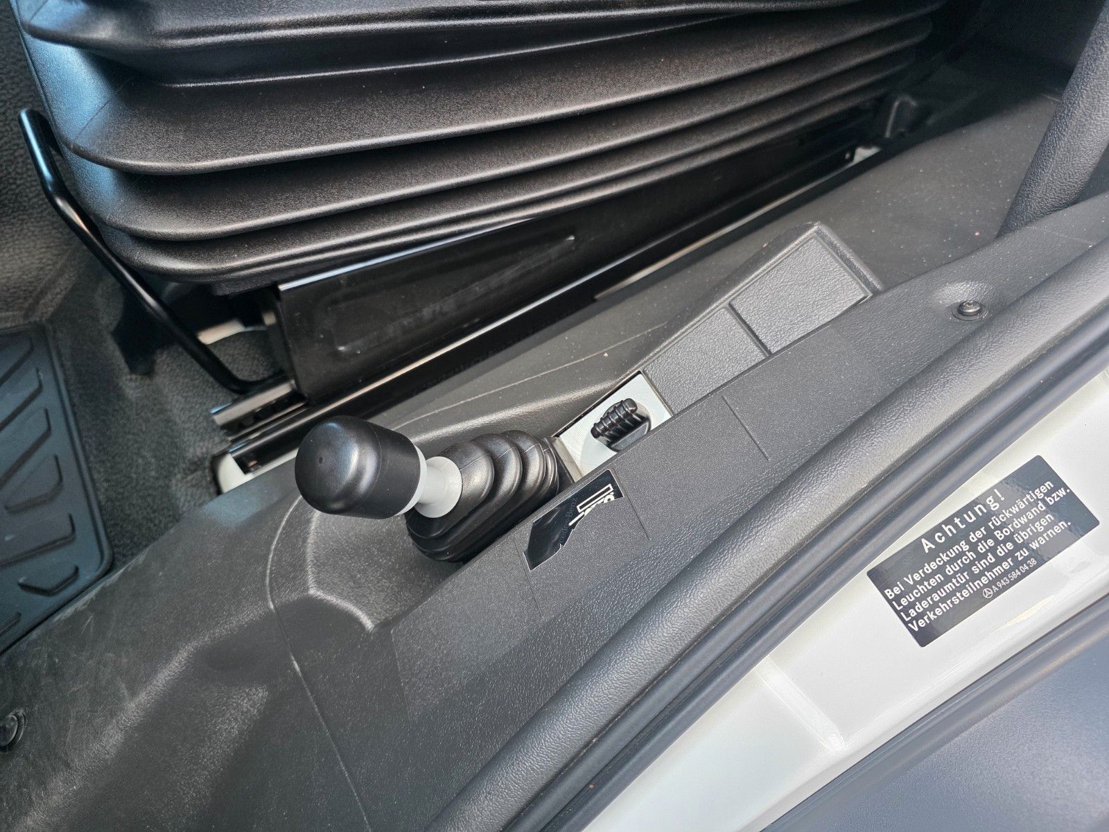 Fahrzeugabbildung Mercedes-Benz Atego 823 K 4x2 Meiller 2x AHK Klima 3 Sitze