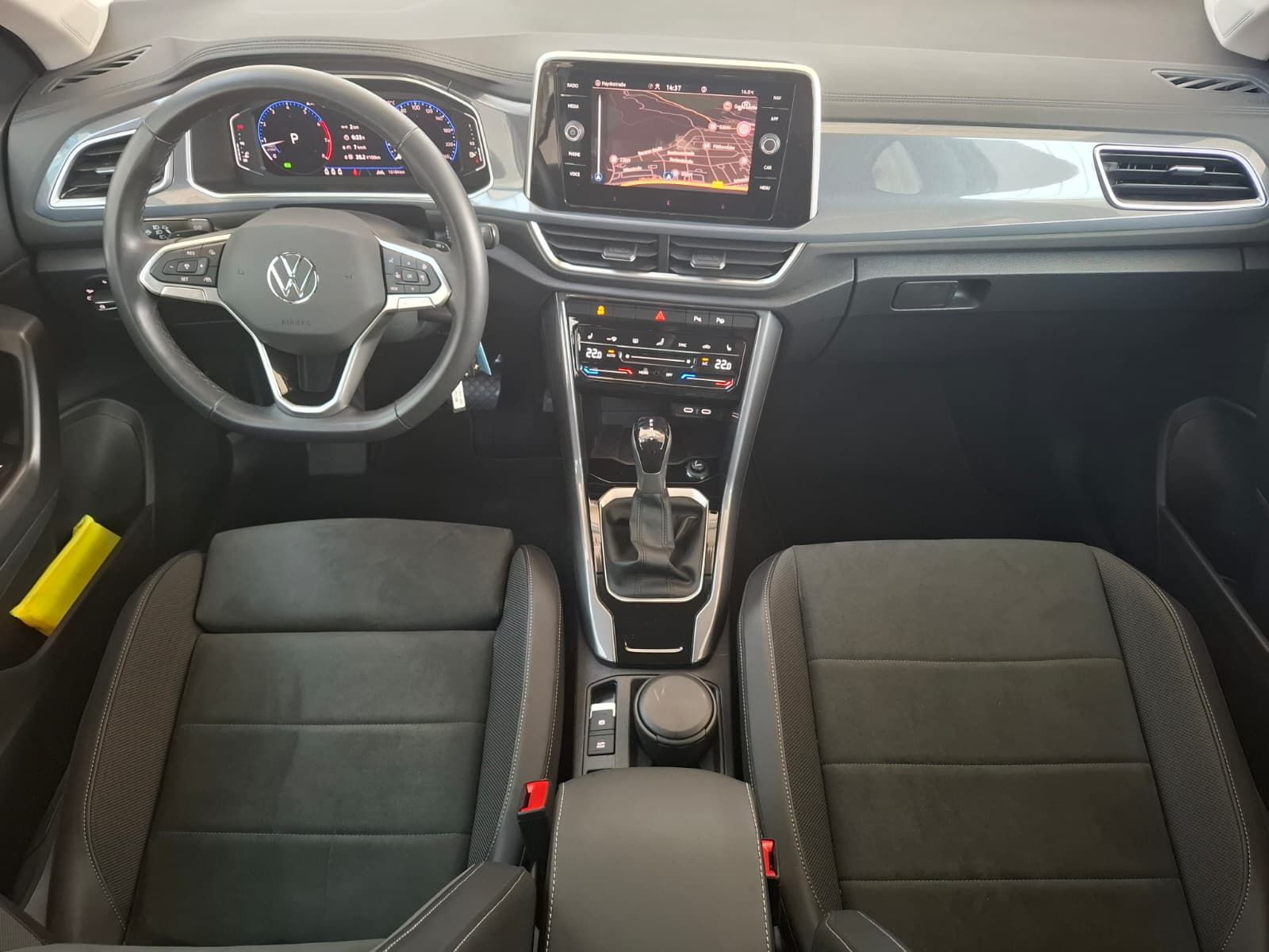 Fahrzeugabbildung Volkswagen T-Roc Style 1,5 TSI DSG +Kamera+ AHK+ ACC + Navi