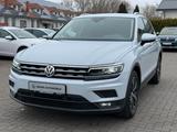 Volkswagen Tiguan Join LED*NAV*SHZ*AHK*ACC*DIGITAL - mit Diesel-Antrieb: Silber, Geländewagen
