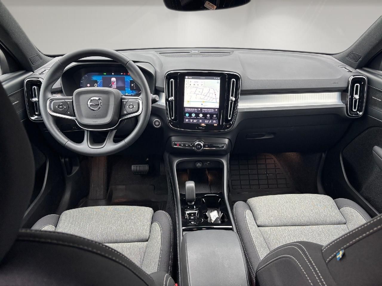 Fahrzeugabbildung Volvo XC40 B3 Benzin Plus Black Edition 2WD