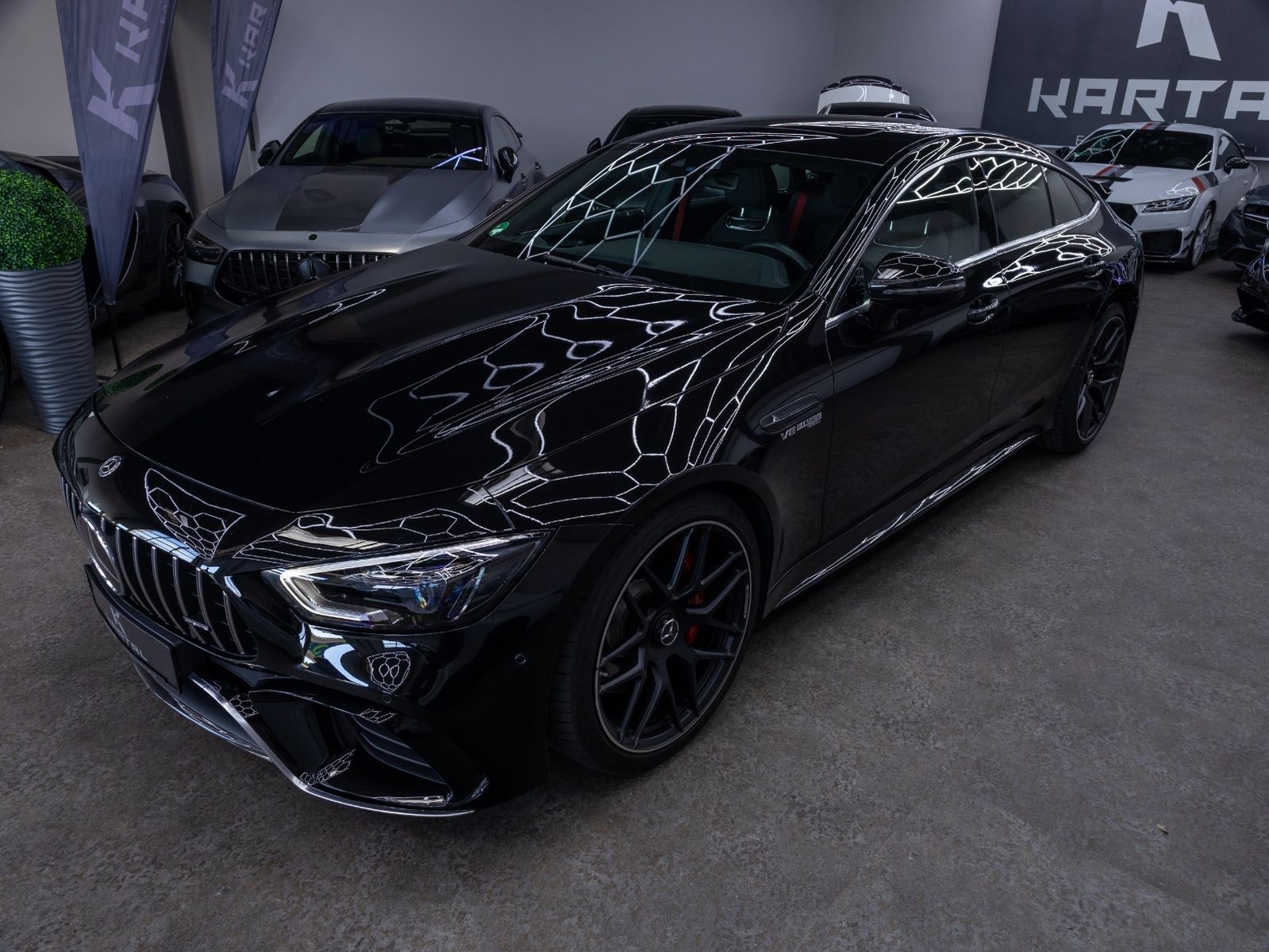 MERCEDES-BENZ 4-trg. 63 4Matic+*CARBON*PANO*BURMESTER*