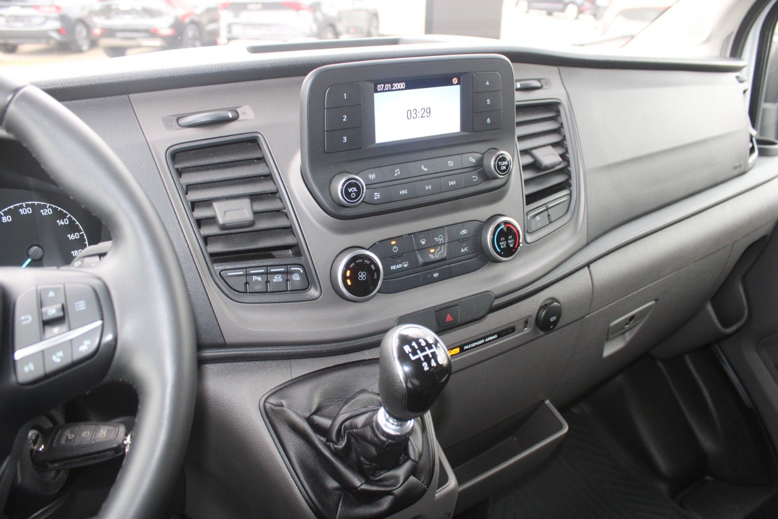 Fahrzeugabbildung Ford Transit L3 TREND 9-Sitze AHK CAM Allwetter KLIMA