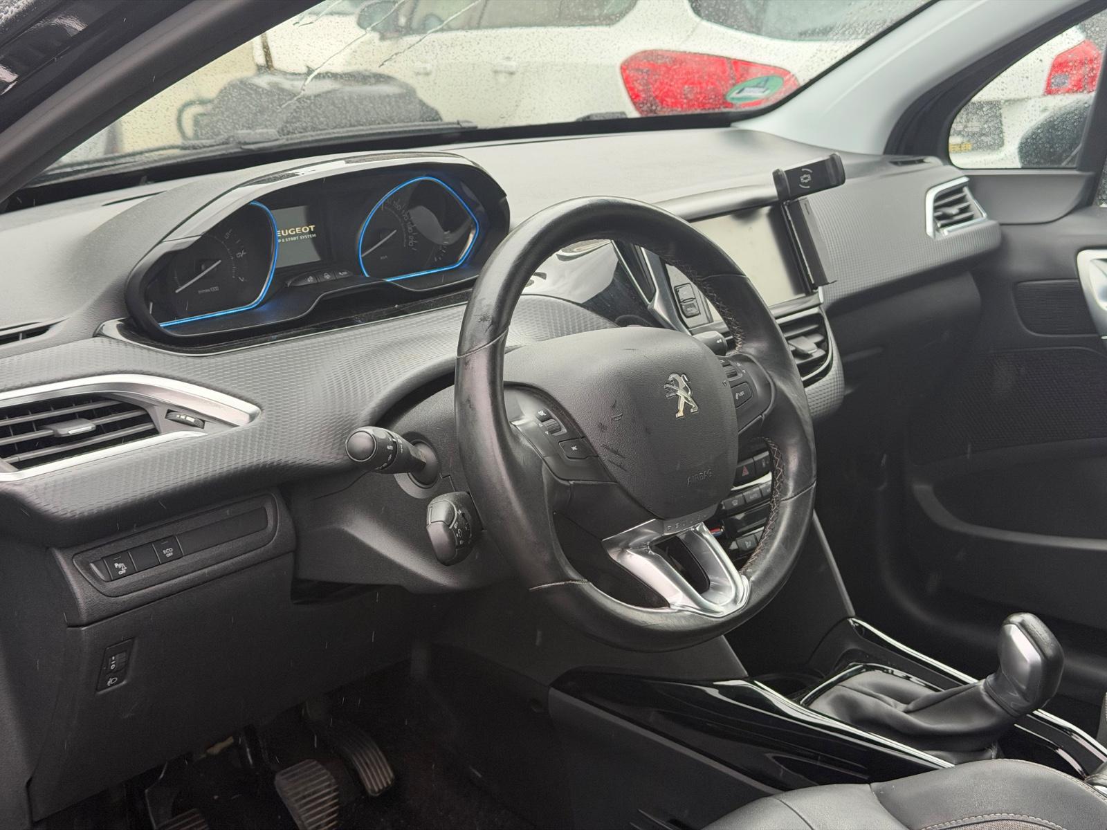 Peugeot 2008 1.2*ZAHNRIEMEN+BREMSEN VORNE NEU*TOP!*