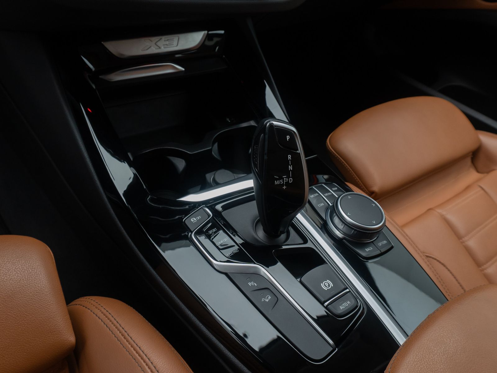 Fahrzeugabbildung BMW X3 xD20d LuxuryLine Alarm DAB Sport Leder 19Zoll