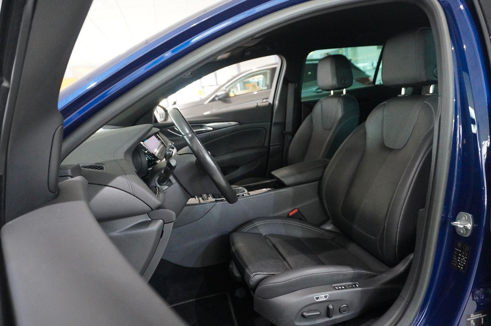 Fahrzeugabbildung Opel Insignia B ST 2.0D ULTIMATE NAVI/OPC/KAMERA/HUD