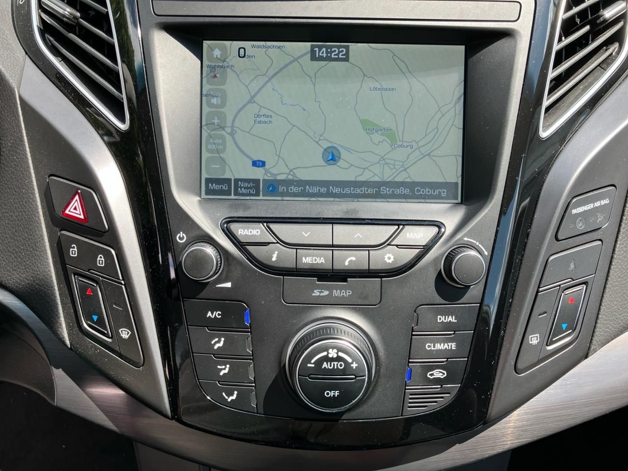 Fahrzeugabbildung Hyundai i40 TREND SHZ*LHZ*NAVI*USB*