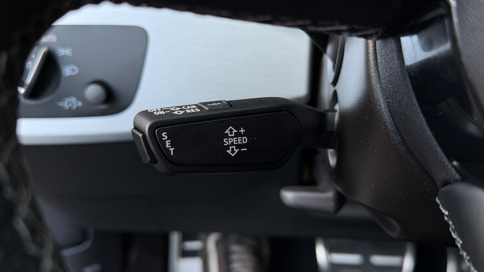 Fahrzeugabbildung Audi A4 40 TFSI 3x S-Line LED+VIRTUAL+MMI+SHZ+PDC+DSP