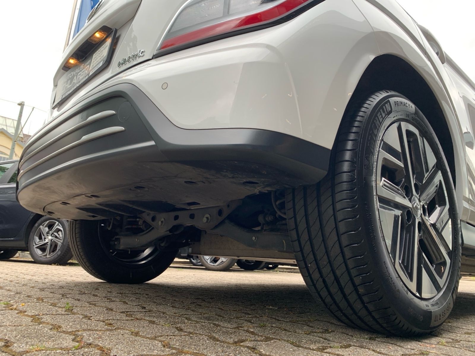 Fahrzeugabbildung Hyundai Kona Select Elektro 11 kW OBC Sitzheizung