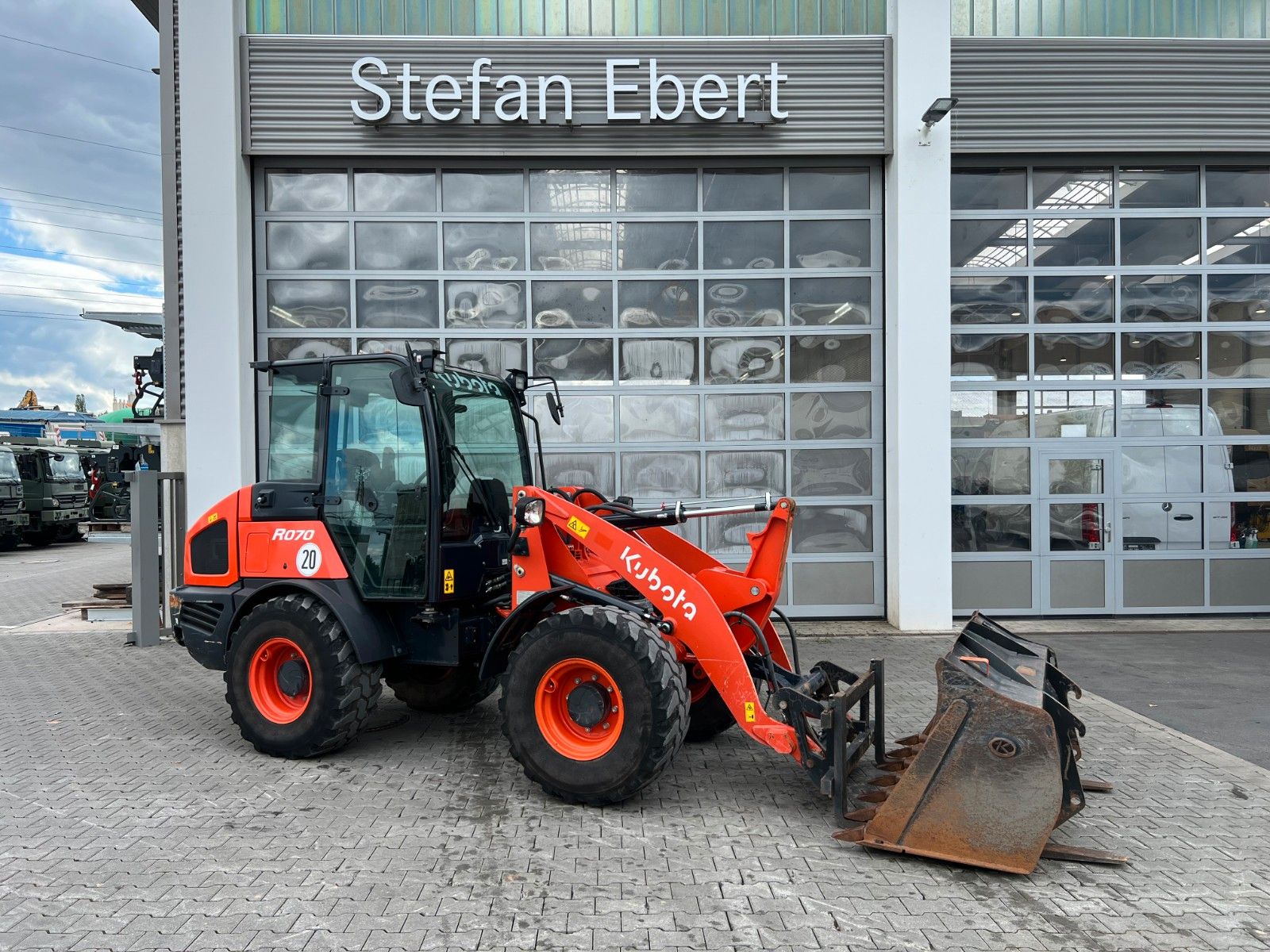 Fahrzeugabbildung Kubota R070 / Gabel & Schaufel / nur 1.869h!