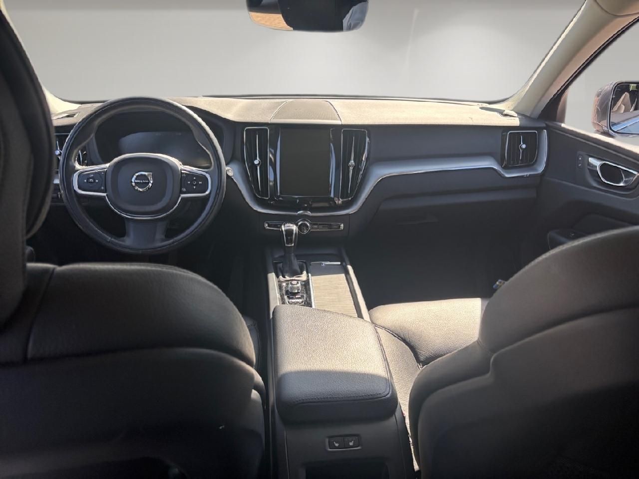 Fahrzeugabbildung Volvo XC60 Momentum Pro 2WD