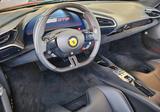 Ferrari 296 GTB JBL PASSENGER-LED ROT RACING SEATS LIFT - Ferrari 296 GTB aus 2023