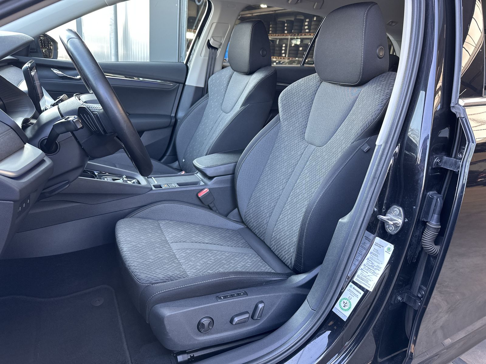Fahrzeugabbildung SKODA Octavia Combi 2.0 TDI FirstEd NAV+LED+VCOCKPIT