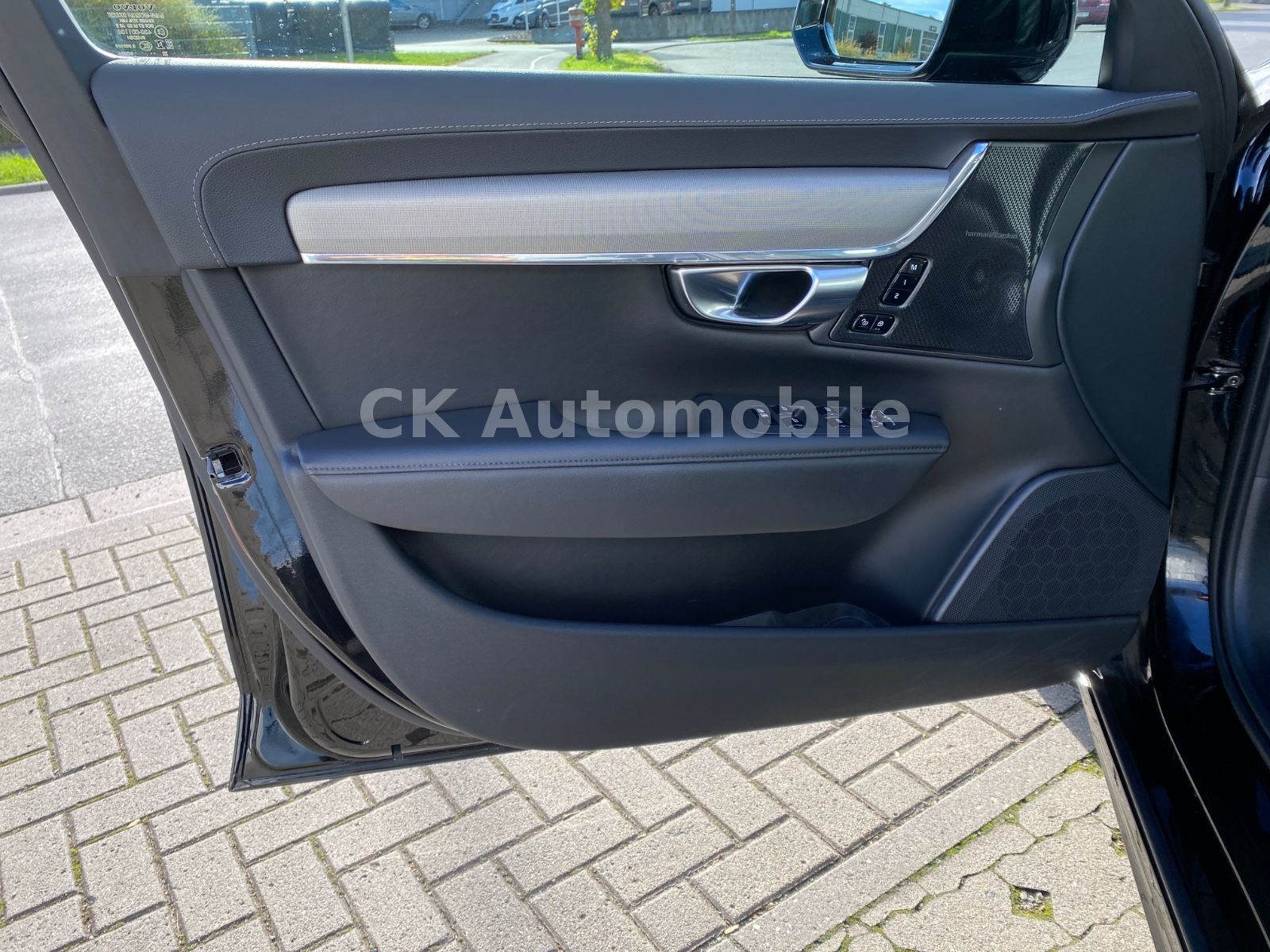 Fahrzeugabbildung Volvo V90 B5 Ultimate Dark AWD/BLIS/Pano/Head-Up/AHK