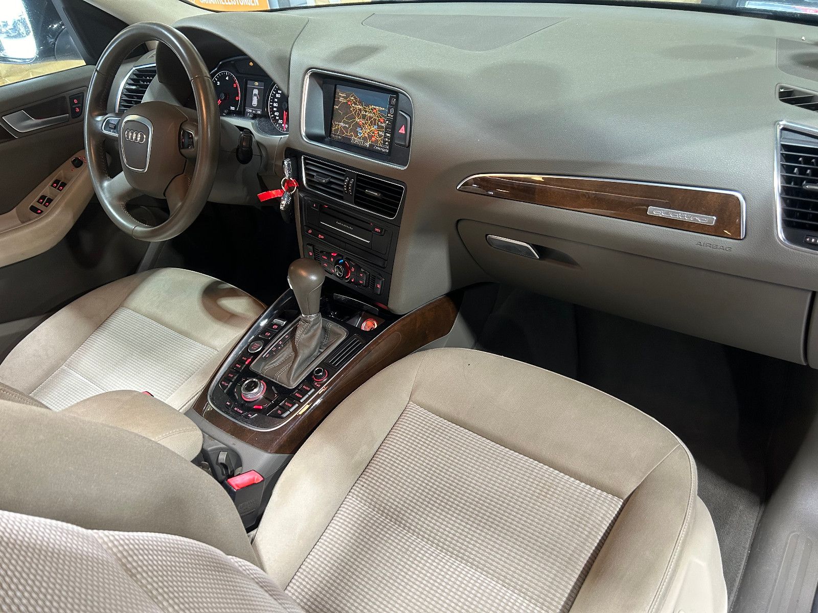 Fahrzeugabbildung Audi Q5 2.0 TDI  quattro/PANO/NAVI/AHK/SHZ/KLIMA/2.HA