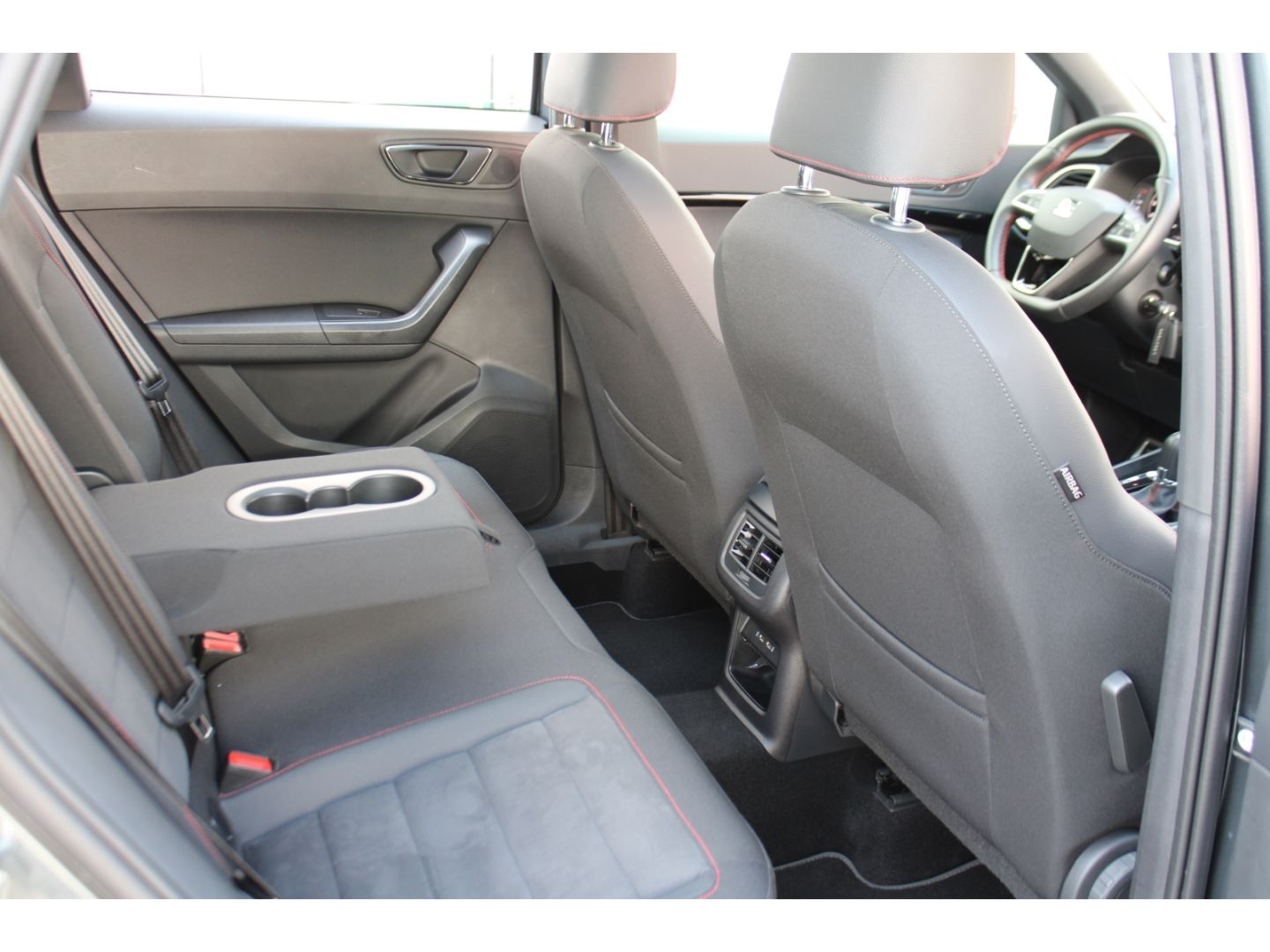 Fahrzeugabbildung SEAT Ateca 4Drive FR ACC LED Pano RFK Full Link AHK W