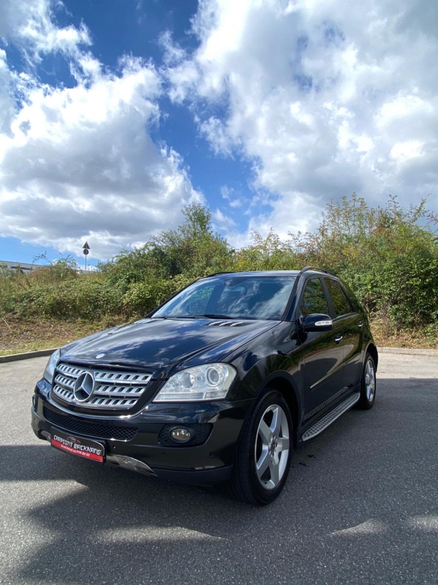 Mercedes-Benz ML280 2006 — rear view