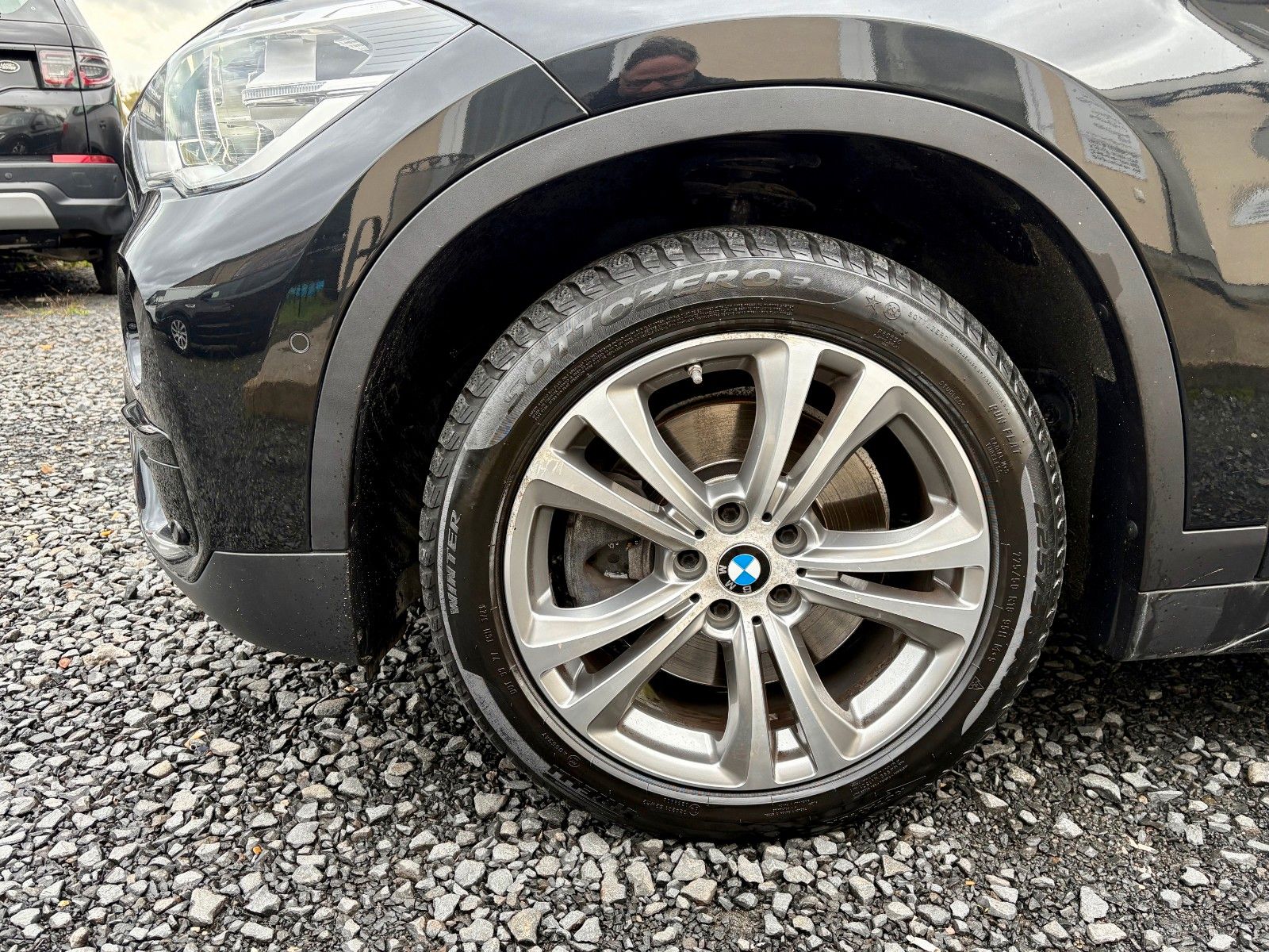 Fahrzeugabbildung BMW X1 xDrive25i Aut. SPORT LINE Navi LED HUD HiFi