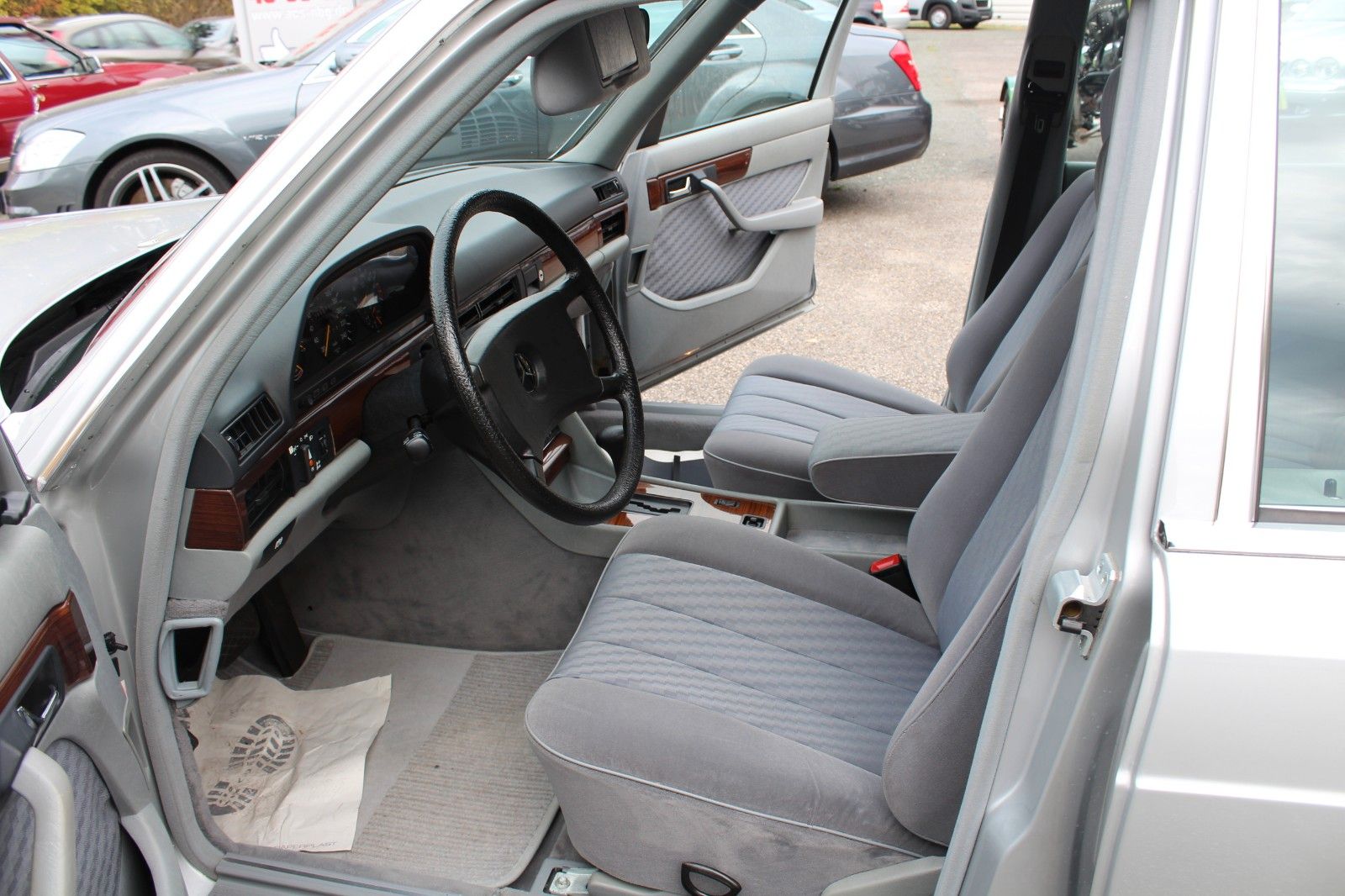 380 SE V8-Zylinder Limousine erste Sahne !!