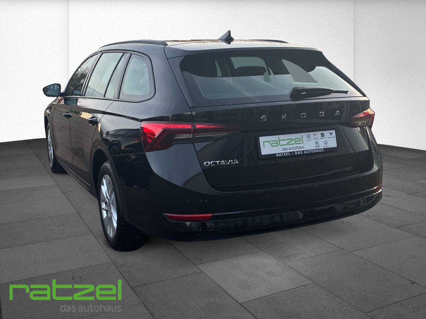 Fahrzeugabbildung SKODA Octavia Combi 2.0 TDI DPF Ambition Navi LED Smar