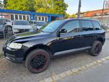 Volkswagen Touareg V6/Automatik/Leder - Volkswagen Touareg aus 2005: V6