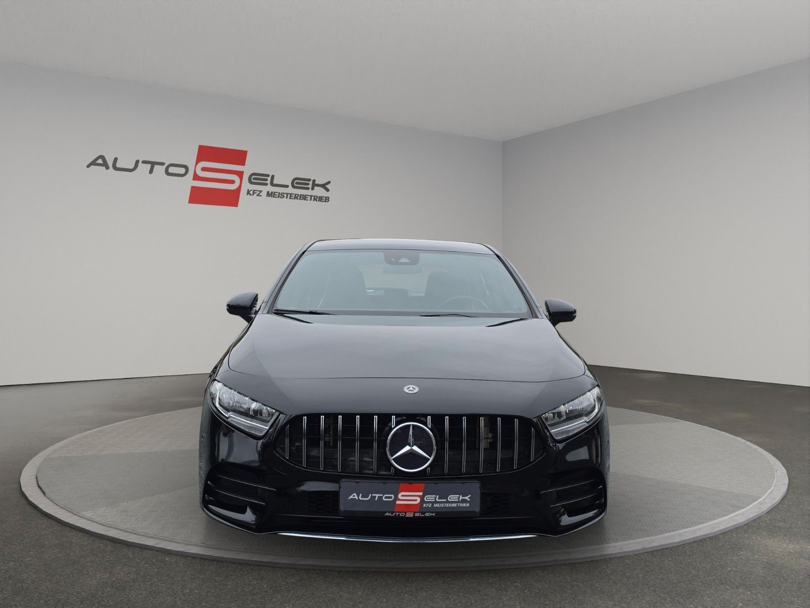 Fahrzeugabbildung Mercedes-Benz A 180 AMG*NIGHT*WIDESCREEN*MBUX*