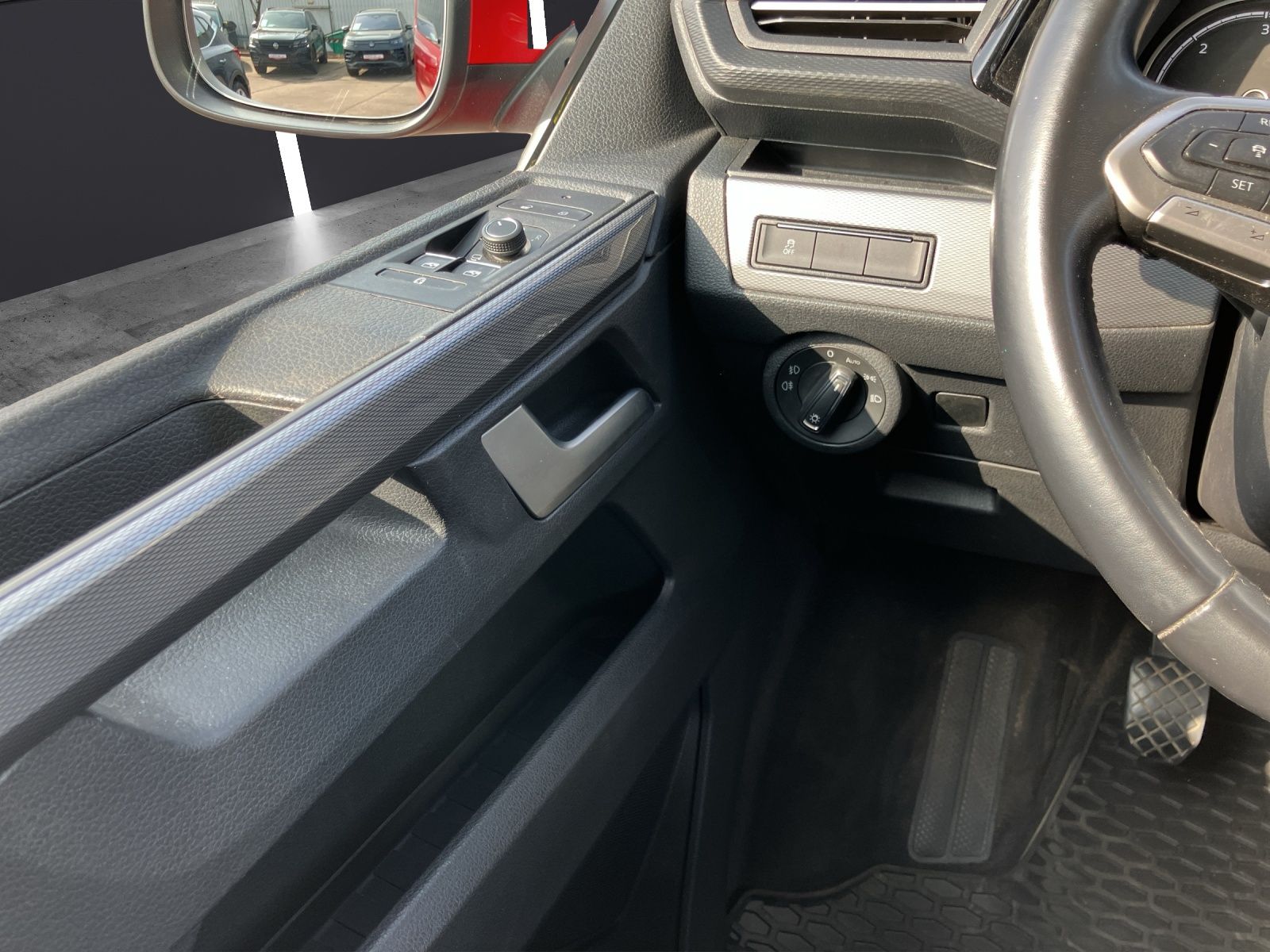 Fahrzeugabbildung Volkswagen T6 Multivan T6.1 TDI Gen Six LED ACC AHK SH PDC