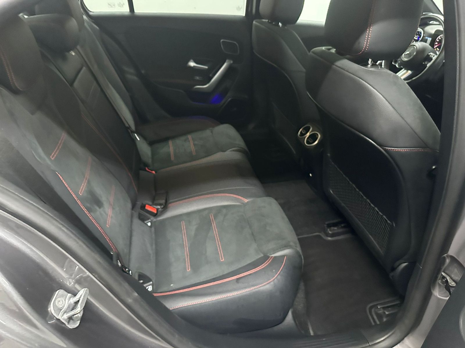 Fahrzeugabbildung Mercedes-Benz A 250 e AMG-LINE*HUD*DISTRO*LED*PANO*KEYLESS*360