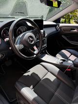 Mercedes-Benz GLA 220 d 4MATIC   - Mercedes-Benz GLA-Klasse Gebrauchtwagen in Köln