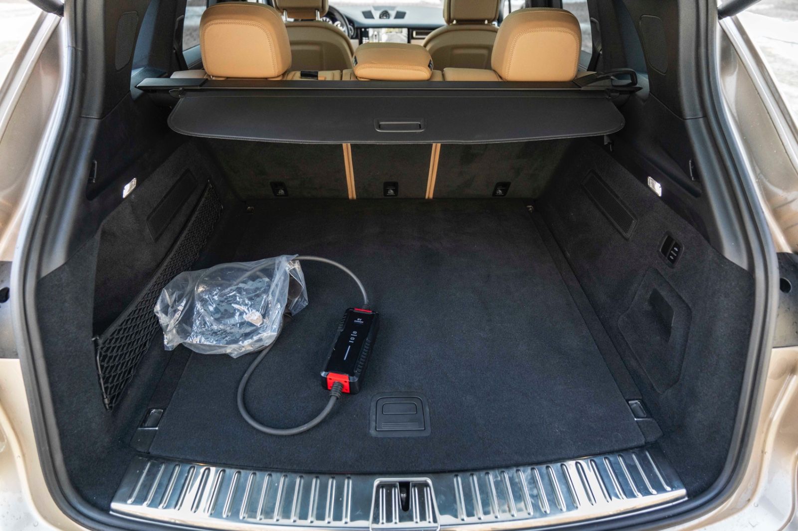 Fahrzeugabbildung Porsche Cayenne E-Hybrid SPORT-CHRONO BURMESTER 360° LED