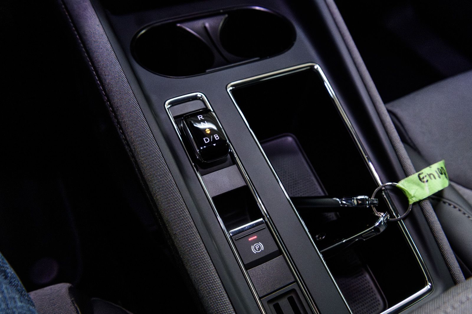 Fahrzeugabbildung SKODA Enyaq 60 Loft MATRIX-LED+RFK+NAVI+KEYLESS+SZH