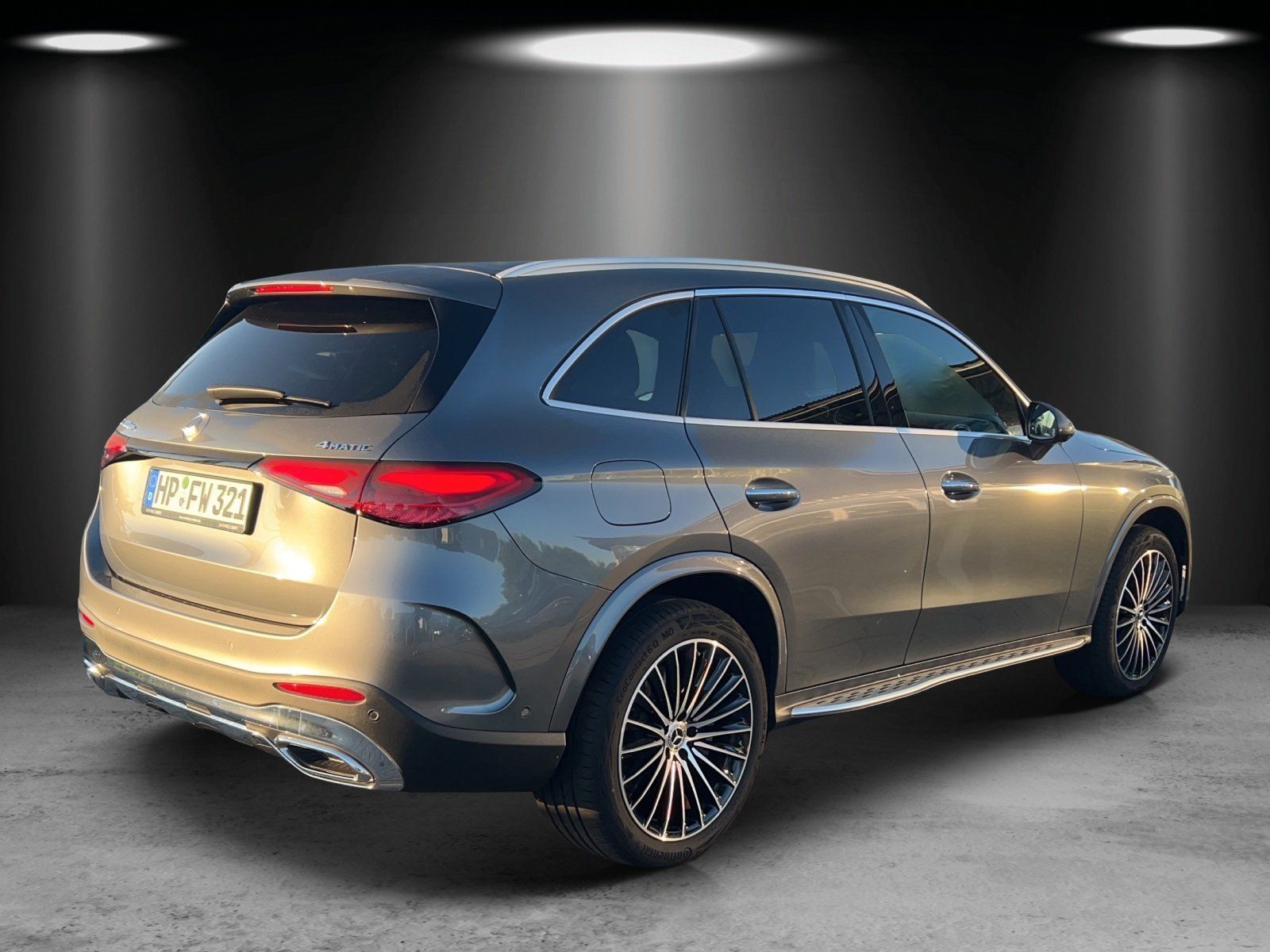 Fahrzeugabbildung Mercedes-Benz GLC 300 de 4M+AMG-Line+PSD+AHK+Memory+DISTRONIC