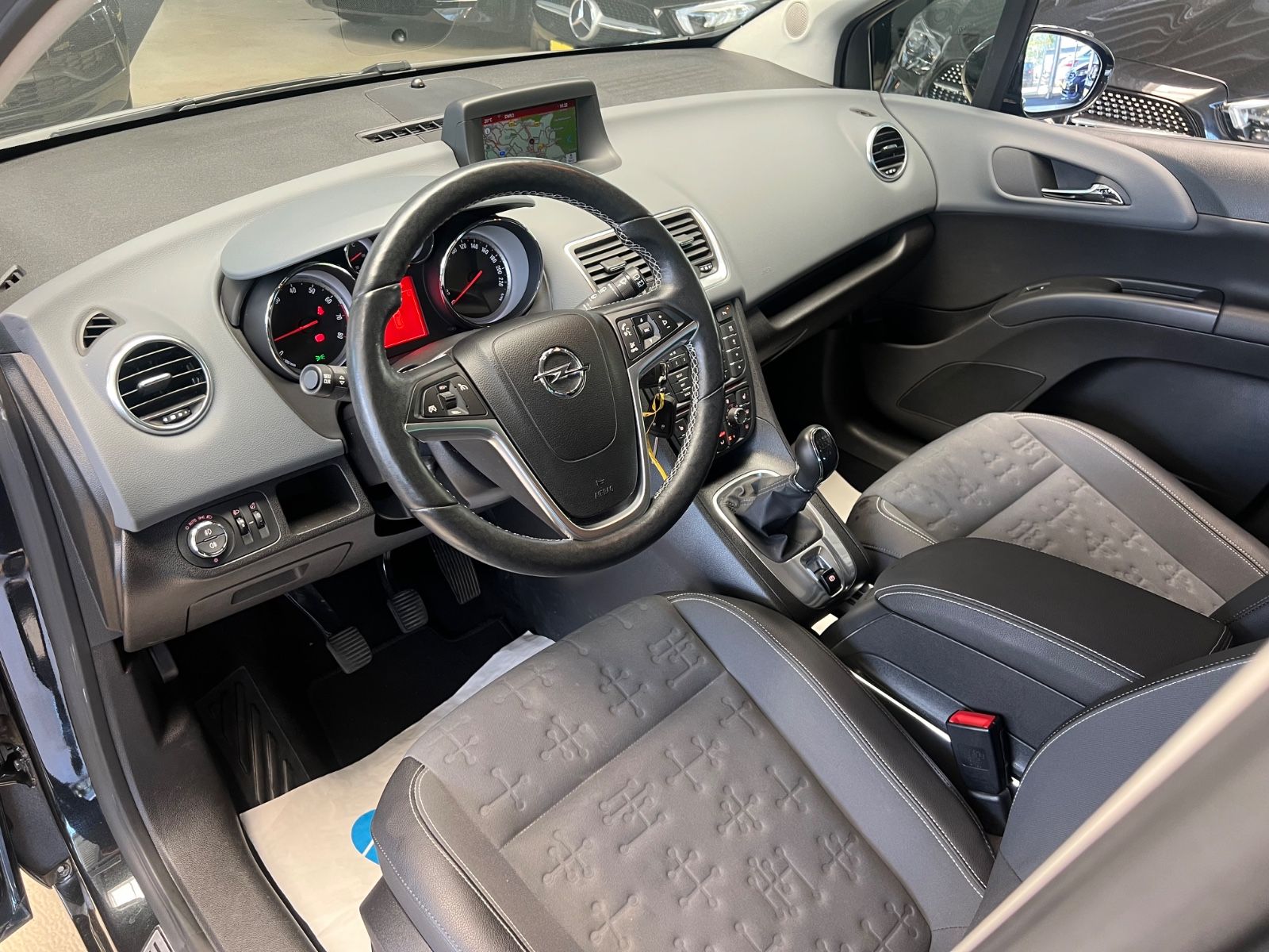 Fahrzeugabbildung Opel Meriva B Innovation *RÜCKFAHRKAMERA*NAVI*