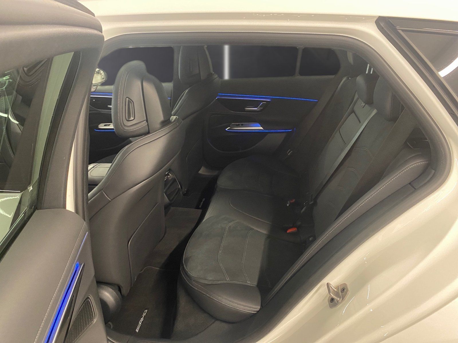 Fahrzeugabbildung Mercedes-Benz E 200 T AMG*AHK*Night*Distro*Totwink*LED*CarPlay