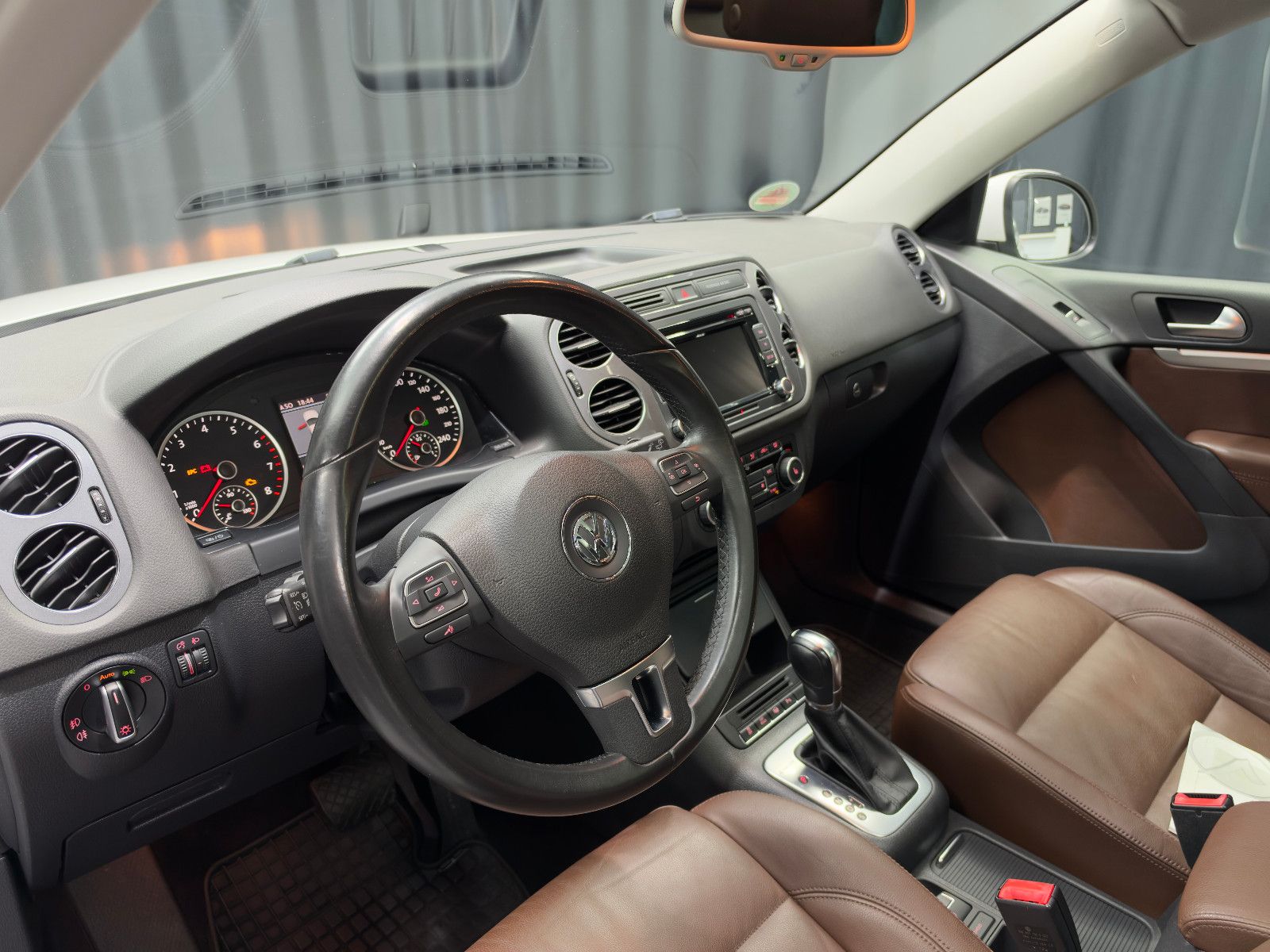 Fahrzeugabbildung Volkswagen Tiguan 2.0 TSI 4MOTION Track&Style |PANO|LEDER
