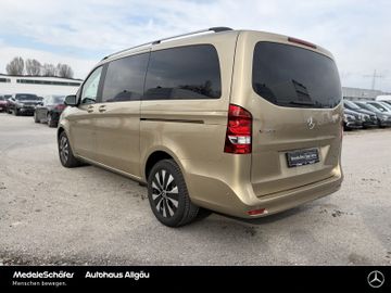 Mercedes V 220 - 3
