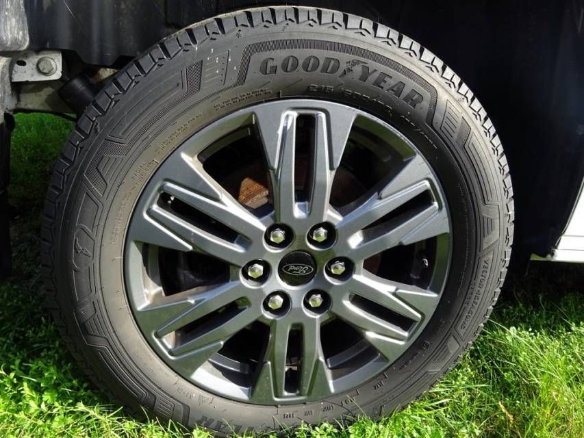 Fahrzeugabbildung Ford Tourneo Custom Bus 2.0 EcoBlue 320 L1 Titanium