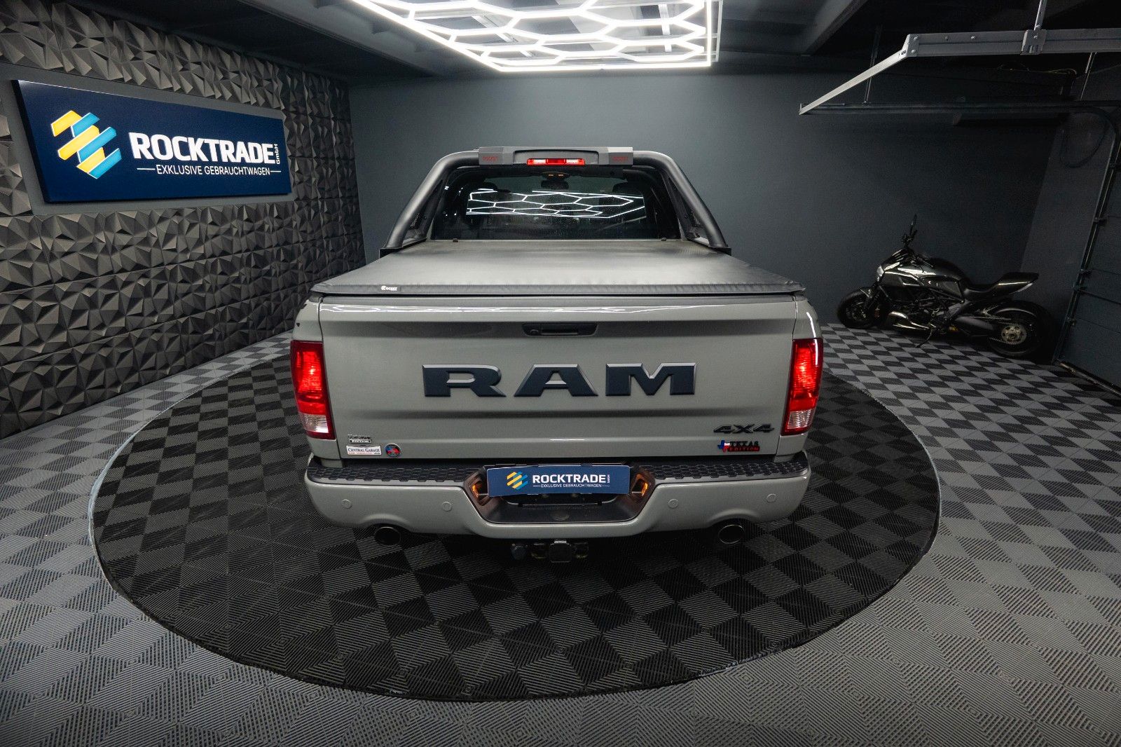 Fahrzeugabbildung Dodge RAM 5.7 V8 HEMI 4x4 OFFROAD Night-Paket *LED*AHK