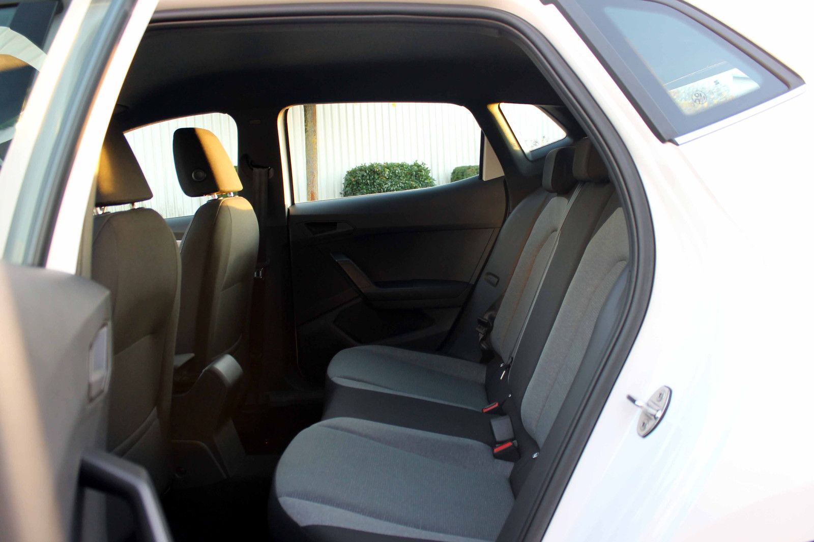 Fahrzeugabbildung SEAT Ibiza 1.0TSI DSG Xcellence LED SHZ KAM PDC TEMP