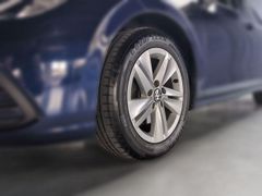 VW Golf Variant eTSI Life AHK LED ACC Volldig.