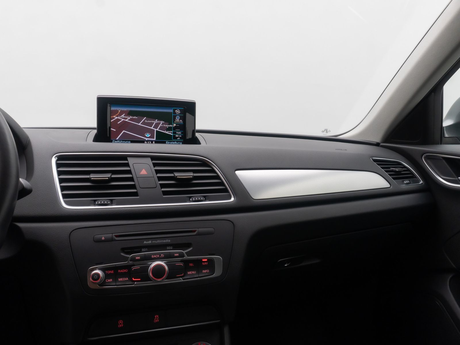 Fahrzeugabbildung Audi Q3 1.4 S Line Tempomat PDC BiXenon Sportsitz 18"
