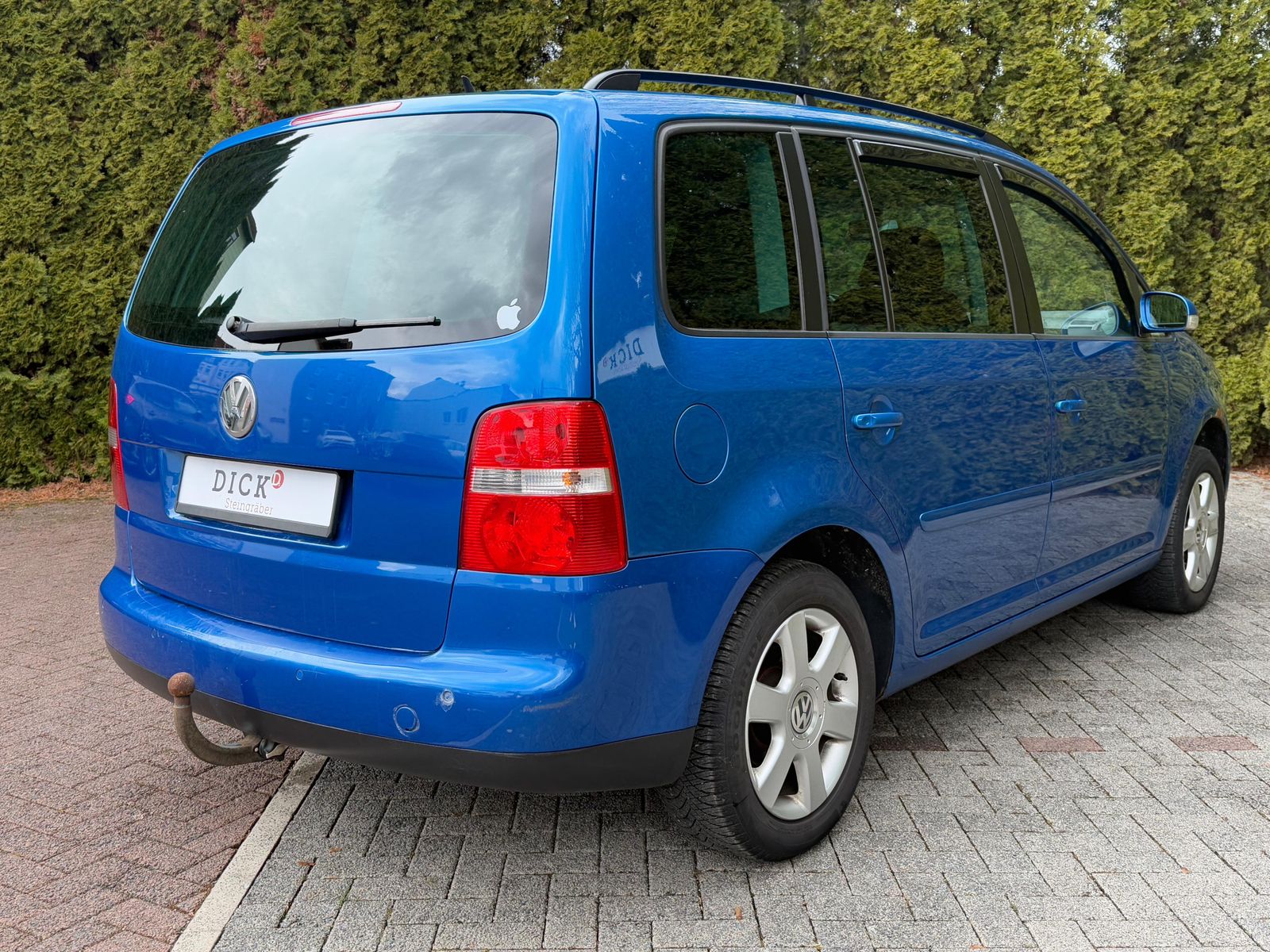 Fahrzeugabbildung Volkswagen Touran 2.0 FSI Goal NAVI+AHK+PDC+TEMP+ALLWETTER+